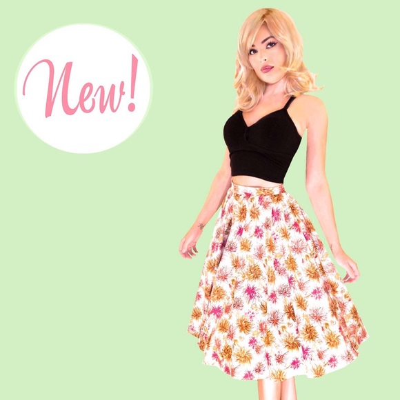 ❌SOLD OUT❌❤️HOST PICK❤️ K&H Vintage Dahlia Print Swing Skirt - Picture 2 of 6